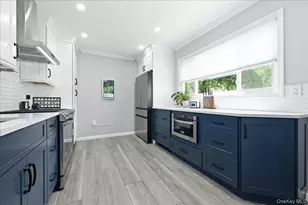 23 Needle Ln, Levittown, NY 11756 - Photo 6