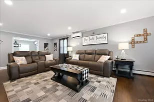 23 Needle Ln, Levittown, NY 11756 - Photo 16