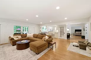 8 Clayton Dr, Dix Hills, NY 11746 - Photo 14
