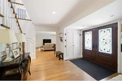 8 Clayton Drive, Dix Hills, NY 11746 - Photo 4