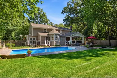8 Clayton Drive, Dix Hills, NY 11746 - Photo 32