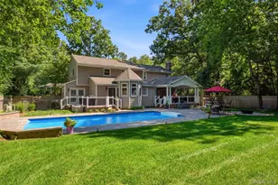 8 Clayton Dr, Dix Hills, NY 11746 - Photo 32