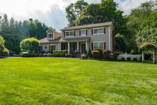 14 Breeze Hill Rd, Northport, NY 11768 - Photo 2
