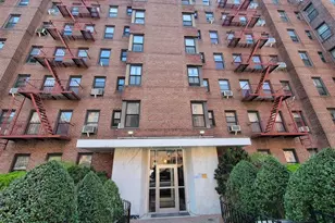 141-60 84th Rd, Jamaica, NY 11435 - Photo 2