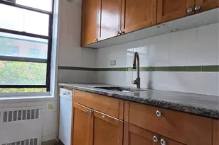 141-60 84th Rd, Jamaica, NY 11435 - Photo 8
