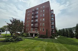 4 Salisbury Pt, Nyack, NY 10960 - Photo 2