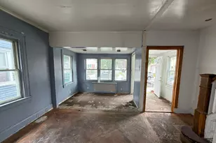 102-09 216th St, Queens Village, NY 11429 - Photo 4