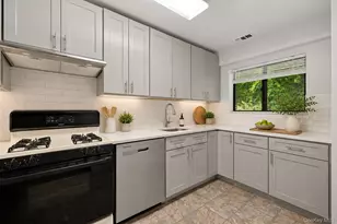 352 N Greeley Ave, Chappaqua, NY 10514 - Photo 16