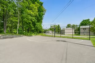 5 Fishkill Glen Dr, Fishkill, NY 12524 - Photo 12