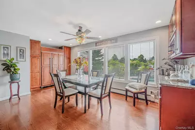 64 Mowbray Avenue, Bay Shore, NY 11706 - Photo 6