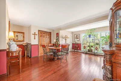 64 Mowbray Avenue, Bay Shore, NY 11706 - Photo 10
