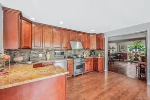 64 Mowbray Ave, Bay Shore, NY 11706 - Photo 8