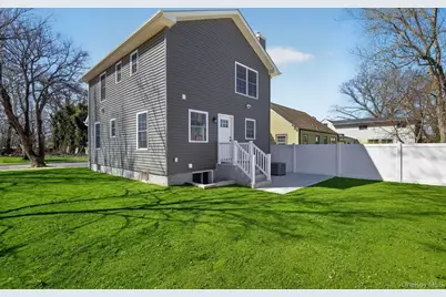 2461 Third Avenue, East Meadow, NY 11554 - Photo 28