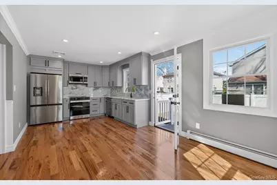 2461 Third Avenue, East Meadow, NY 11554 - Photo 14