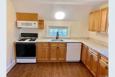 63 West Neck Road #2nd fl, Huntington, NY 11743 - Photo 4