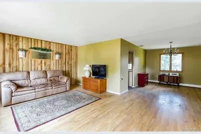 39 Alma Street, Sayville, NY 11782 - Photo 4
