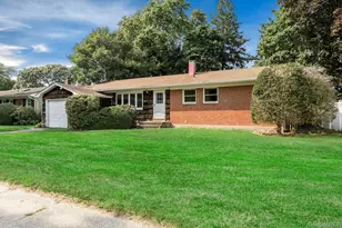 39 Alma St, Sayville, NY 11782 - Photo 2