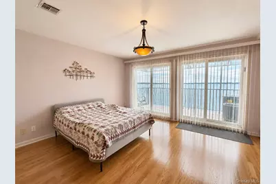 822 Dean Avenue, Bronx, NY 10465 - Photo 22