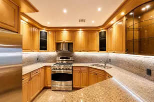 822 Dean Ave, Bronx, NY 10465 - Photo 2
