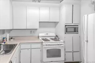 3965 52nd St, Woodside, NY 11377 - Photo 30