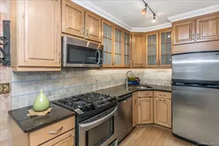 3965 52nd St, Woodside, NY 11377 - Photo 16