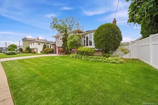 826 Beckman Dr, North Bellmore, NY 11710 - Photo 2