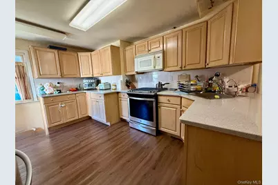 20 W Oxford Street, Valley Stream, NY 11580 - Photo 12