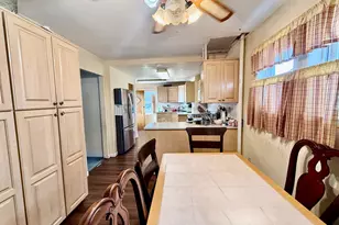 20 W Oxford St, Valley Stream, NY 11580 - Photo 10