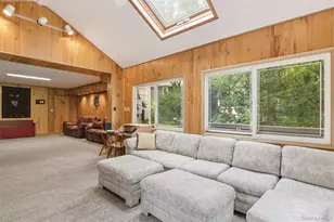 15 Beacon Dr, Port Washington, NY 11050 - Photo 16