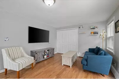 1347 Peters Boulevard, Bay Shore, NY 11706 - Photo 12