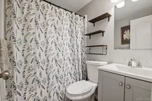1347 Peters Blvd, Bay Shore, NY 11706 - Photo 16