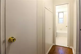 730 Pelham Rd, New Rochelle, NY 10805 - Photo 12