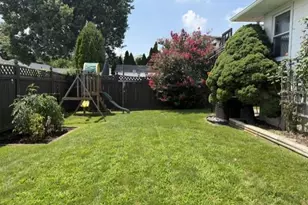 13 Prospect St, Hicksville, NY 11801 - Photo 2