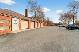 52 Lawrence Dr, White Plains, NY 10603 - Photo 32