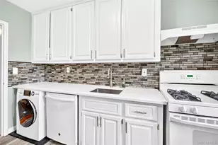 52 Lawrence Dr, White Plains, NY 10603 - Photo 10