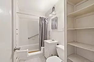 21 Appletree Ln, Carle Place, NY 11514 - Photo 14
