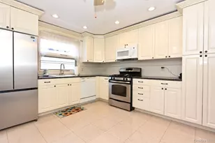 70 Grantwood Ave, New York, NY 10312 - Photo 4