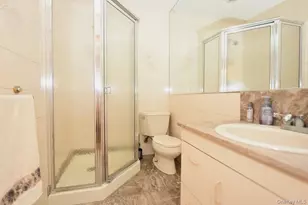 70 Grantwood Ave, New York, NY 10312 - Photo 8