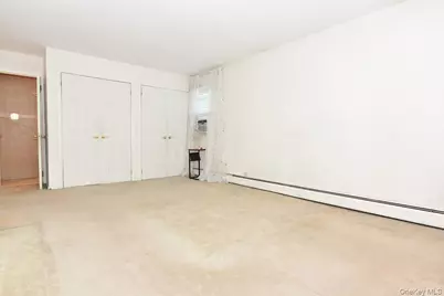 70 Grantwood Avenue, New York, NY 10312 - Photo 10