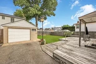 109 Henrietta Ave, Oceanside, NY 11572 - Photo 18
