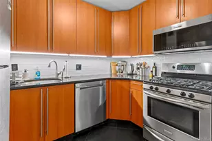 345 E 93rd St, New York, NY 10128 - Photo 10