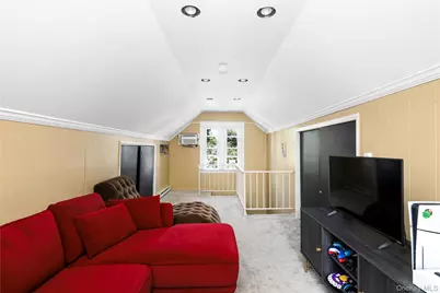 8 Mitchell Avenue, Poughkeepsie, NY 12603 - Photo 14