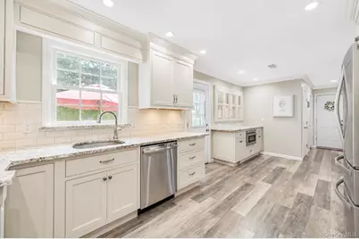 255 Lake Avenue S, Nesconset, NY 11767 - Photo 18