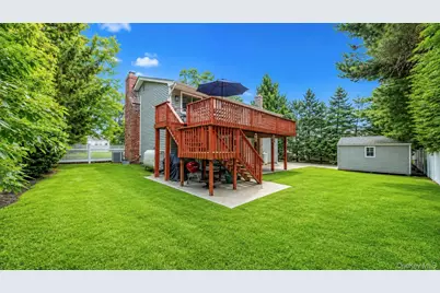 34 Forest Avenue, Lake Grove, NY 11755 - Photo 36