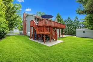 34 Forest Ave, Lake Grove, NY 11755 - Photo 36