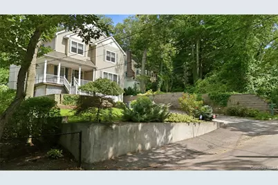 7 Cotswold Drive, Centerport, NY 11721 - Photo 4