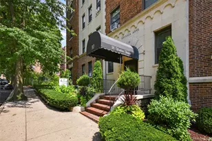 30 Windsor Terrace, White Plains, NY 10601 - Photo 2