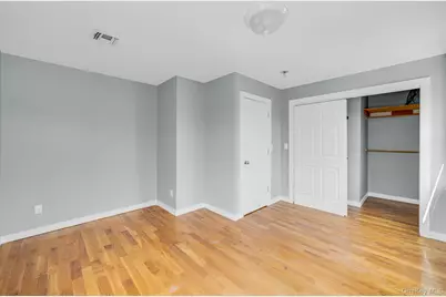 646 S 7th Street, Lindenhurst, NY 11757 - Photo 18