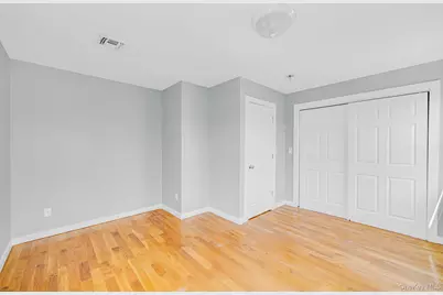 646 S 7th Street, Lindenhurst, NY 11757 - Photo 16