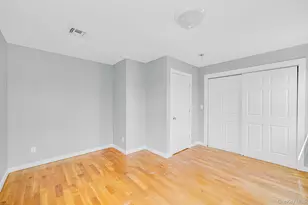 646 S 7th St, Lindenhurst, NY 11757 - Photo 16